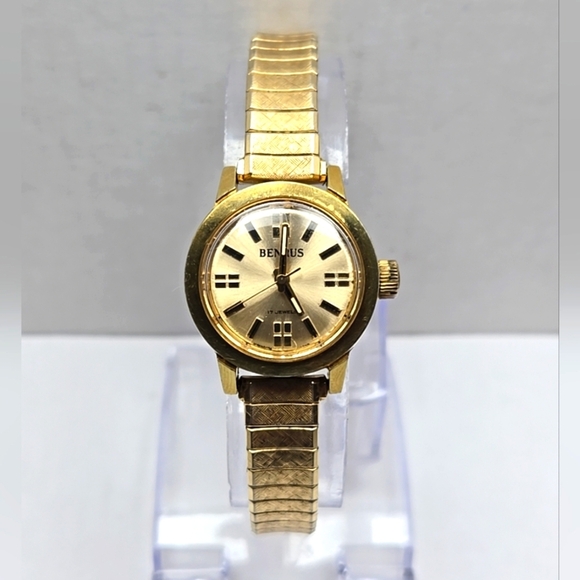 Womens Vintage Benrus Manual Wind Watch 10k R.G.F Stretch Band Runs Unique Retro - Picture 1 of 11